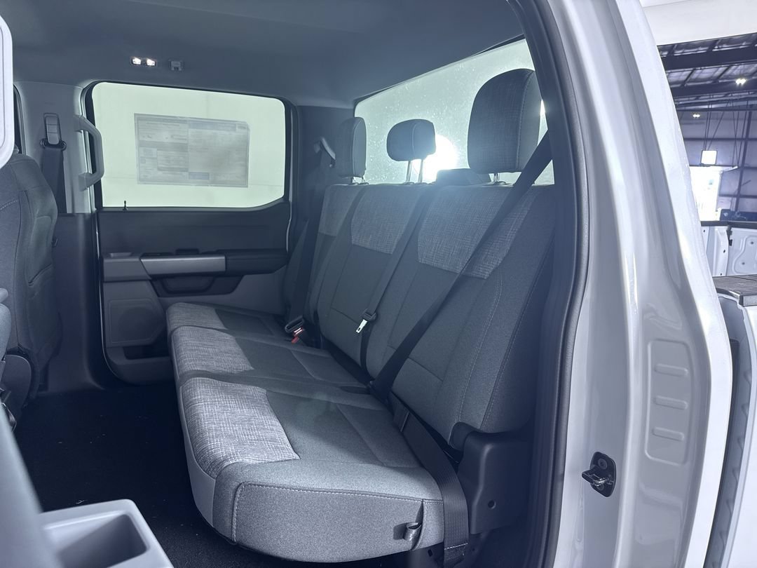 New 2026 Oxford White Ford XLT image 21