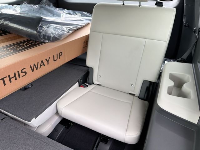 New 2027 Silver Hyundai SEL AWD image 53
