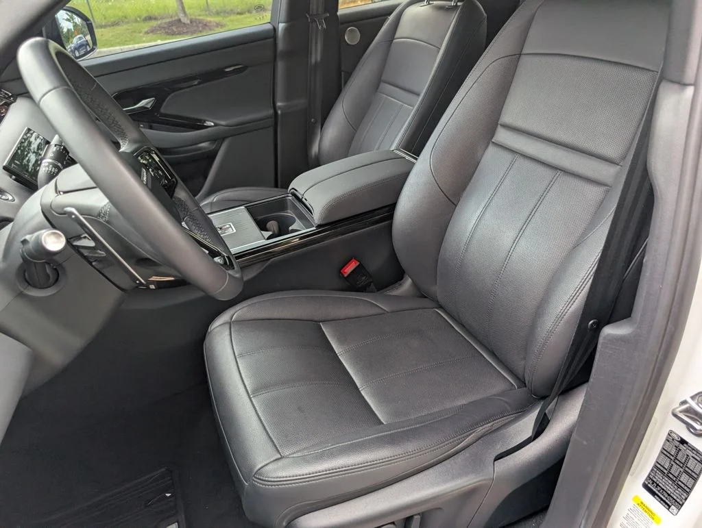 Certified Used 2024 White Land Rover Dynamic image 5