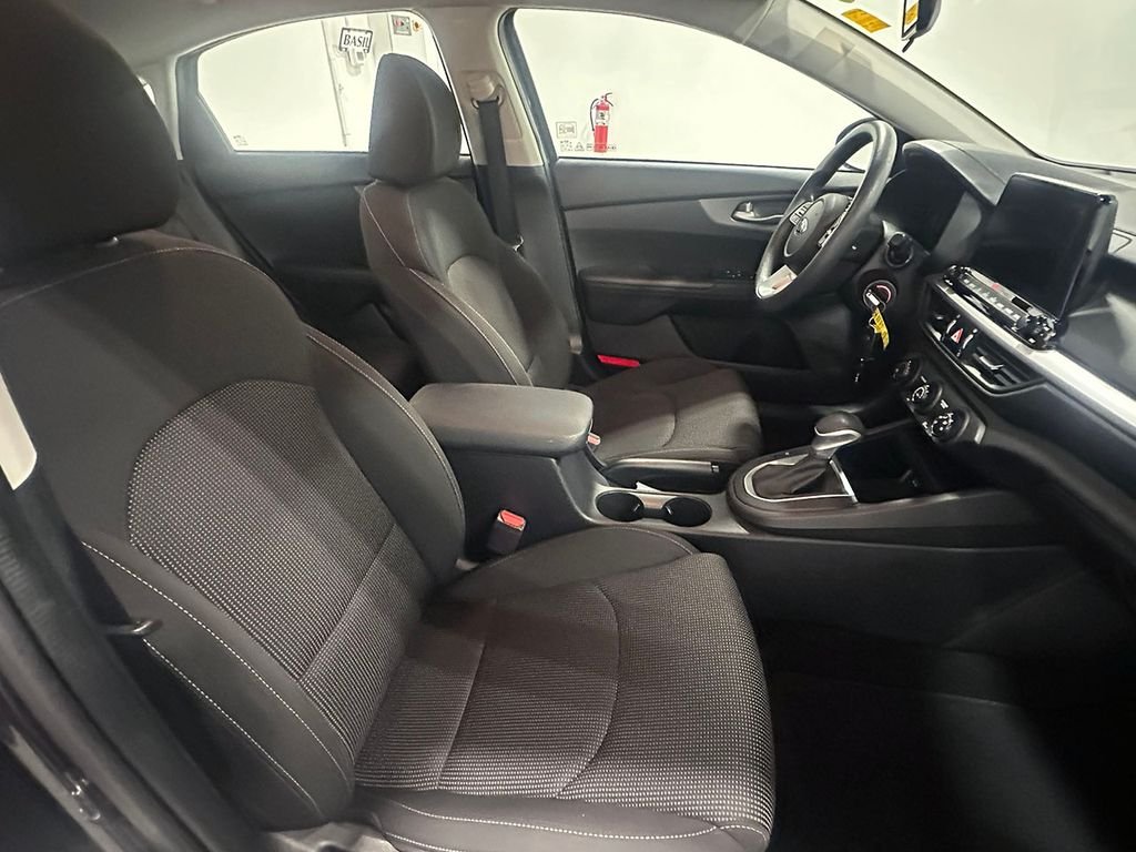 Used 2020 Gray Kia LXS image 23