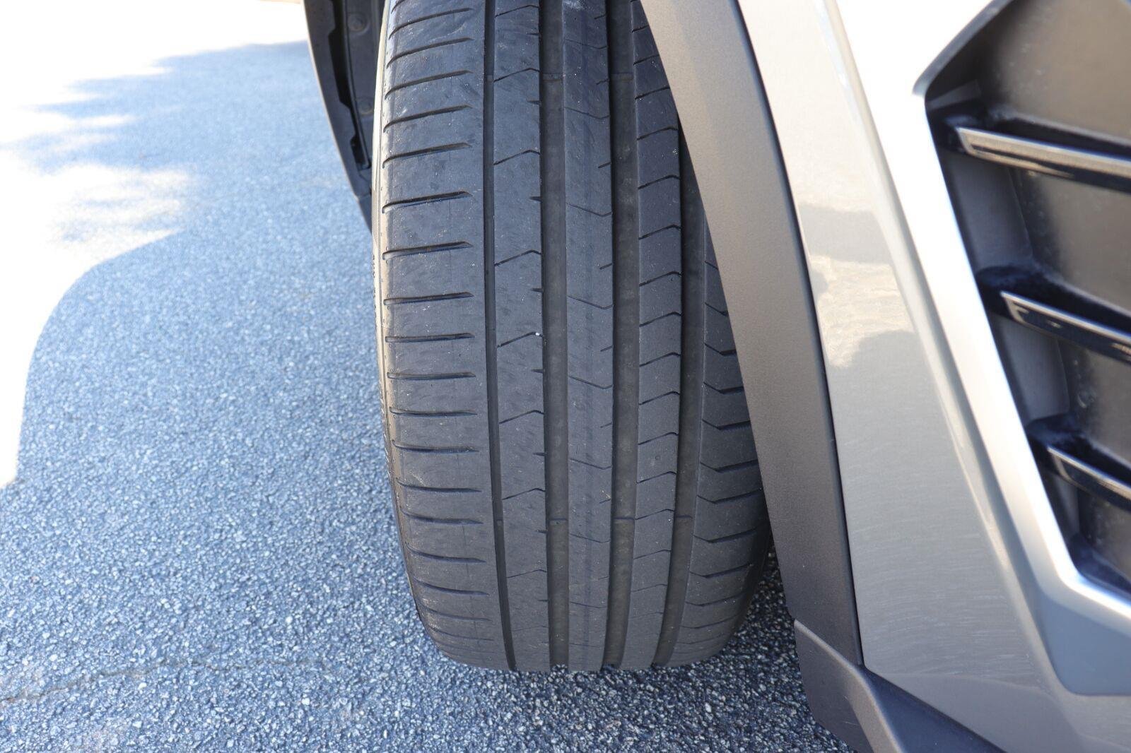 Used 2026 Skyscraper Grey Metallic BMW sDrive40i image 37