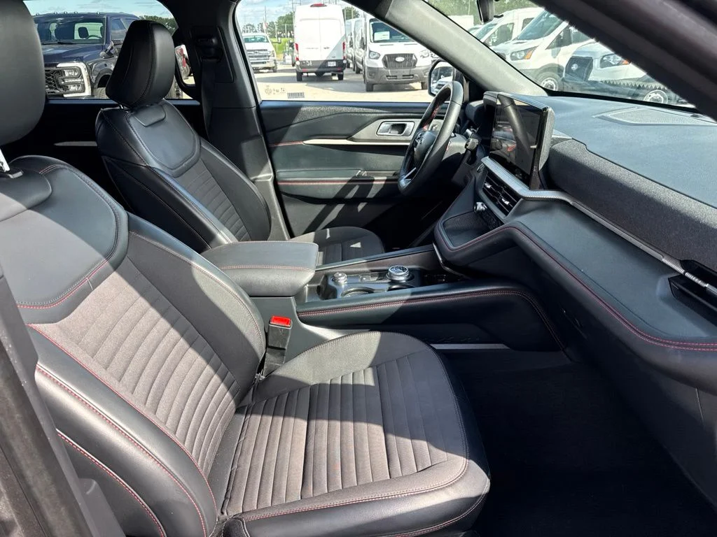 Used 2025 Gray Ford ST-Line image 36