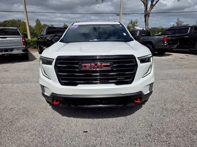 Used 2024 White GMC AT4 image 21
