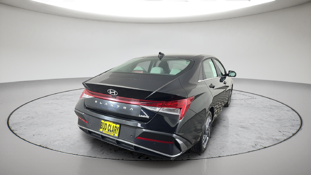 2024 Hyundai Elantra Limited - Photo 9