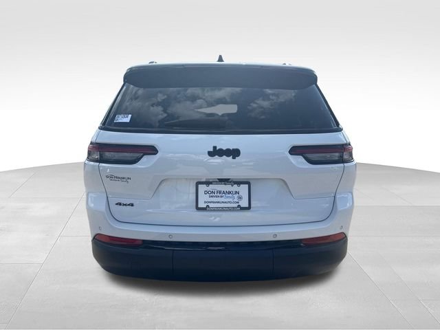 Used 2025 White Jeep Altitude X image 4