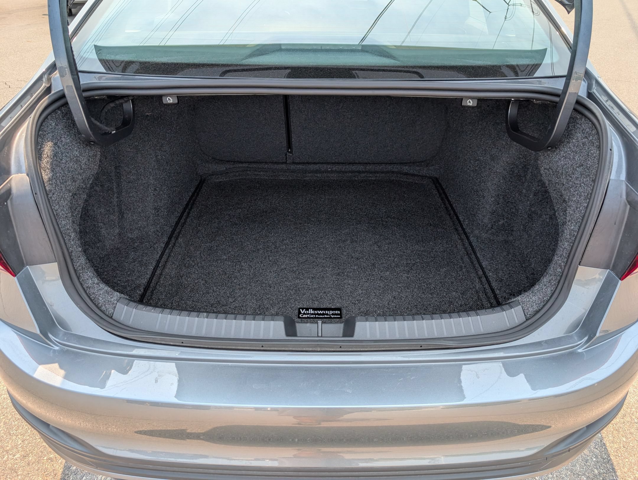 Used 2026 Platinum Gray Metallic Volkswagen S image 28