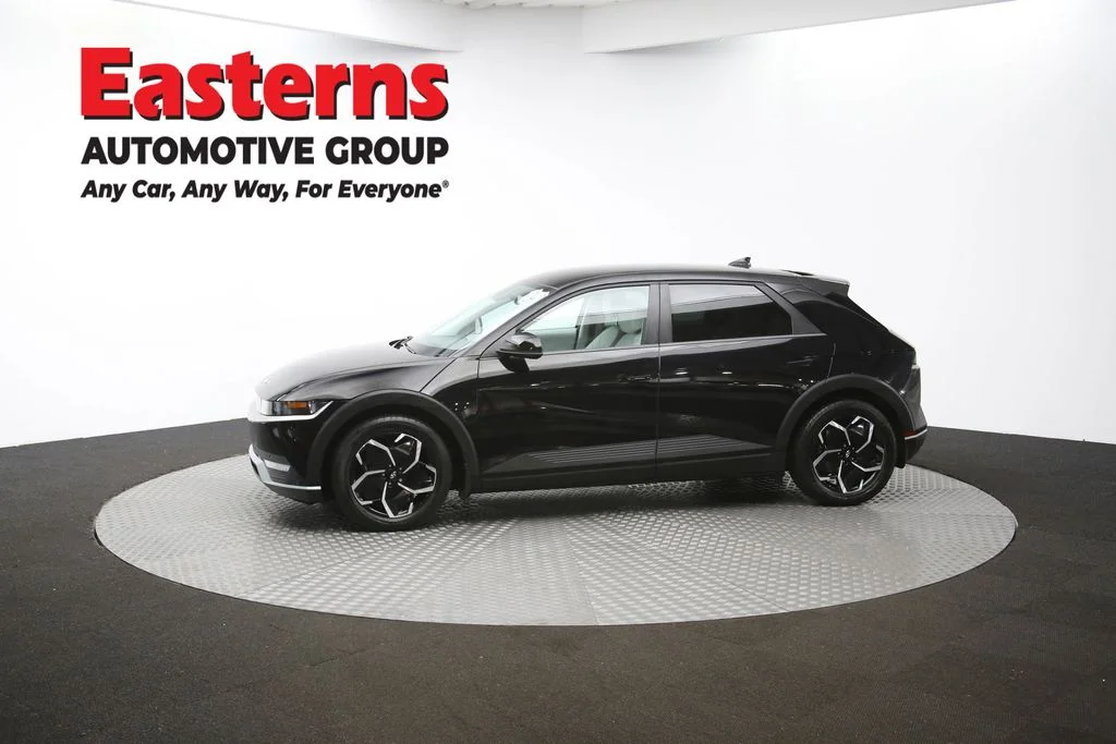 Used 2023 Black Hyundai SEL image 58