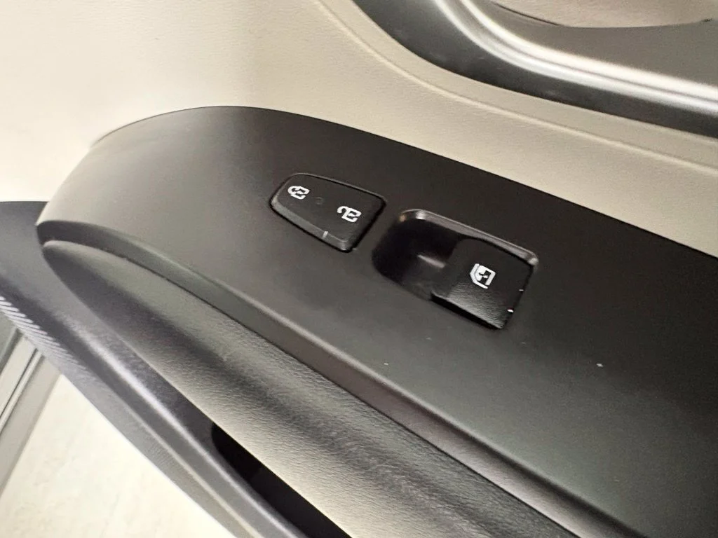 Used 2022 Gray Hyundai SEL image 13