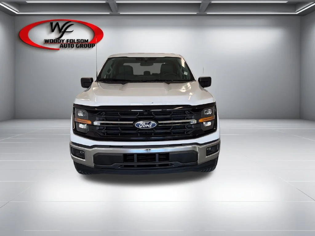 New 2026 White Ford XLT image 2