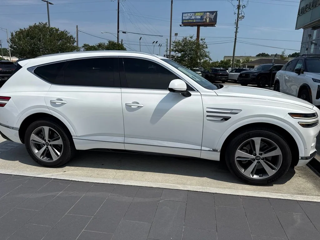 Used 2021 White Genesis 2.5T image 6