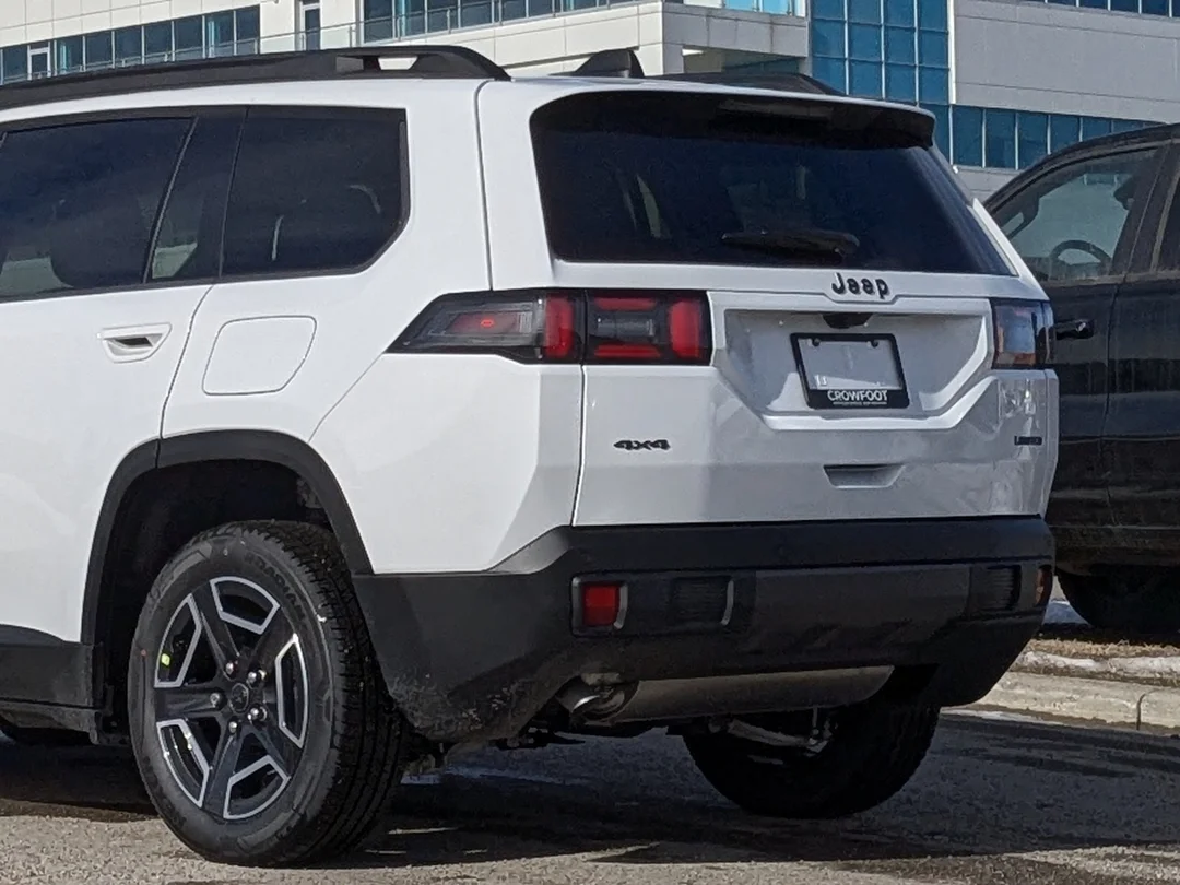 New 2026 White Jeep Limited - - 4x4 - 1.6L Turbo Hybrid - Power Liftgate - Wireless Charging & More! image 10