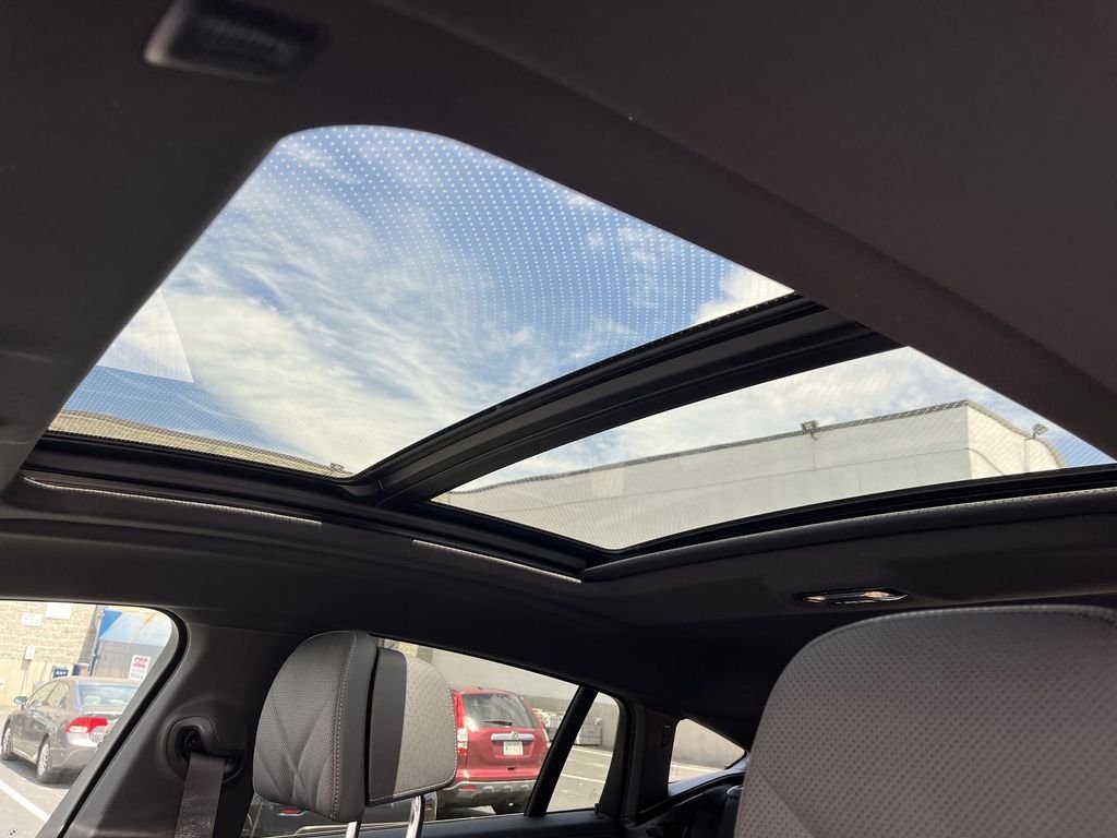 New 2027 Alpine White BMW xDrive40i image 22