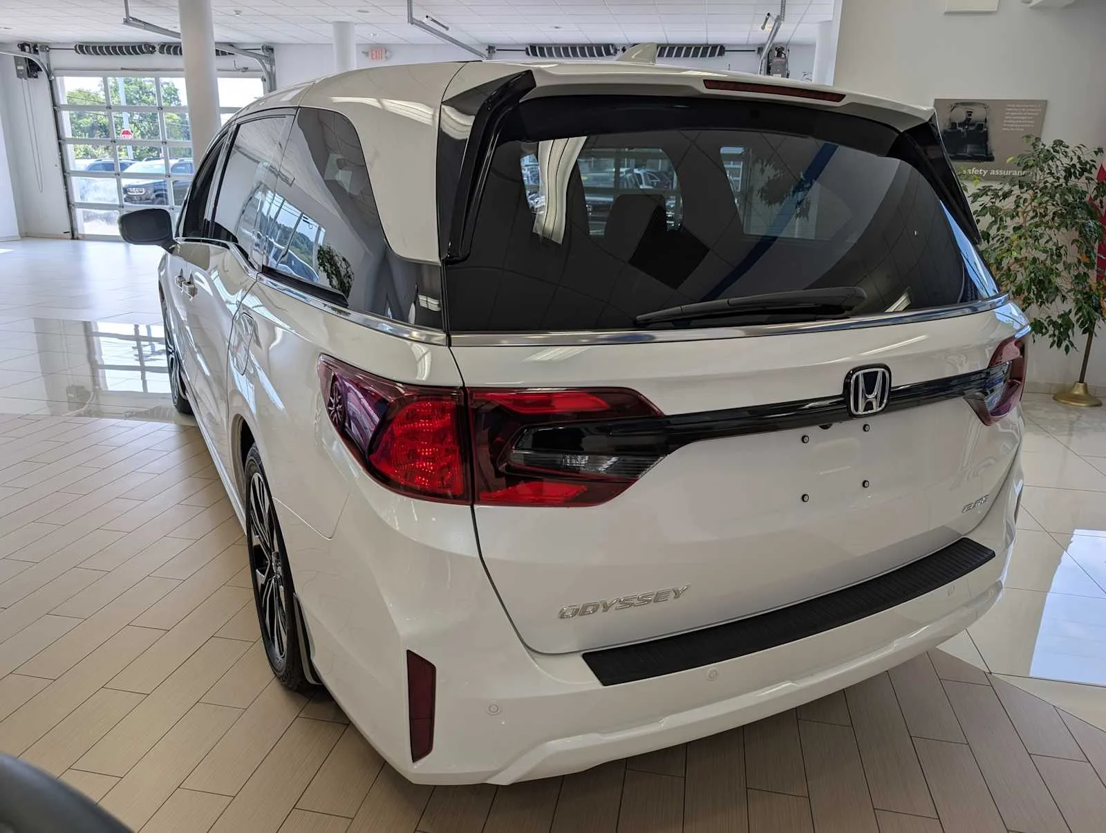 New 2027 Platinum White Pearl Honda Elite image 9