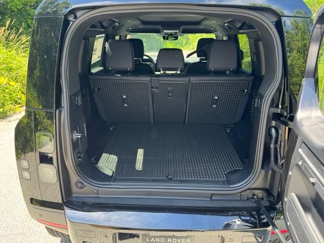New 2026 Santorini Black Land Rover S image 14