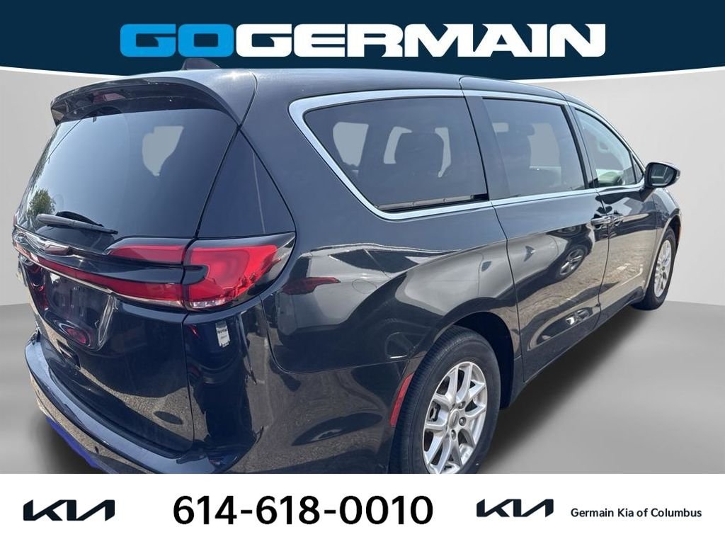 Used 2023 Black Chrysler Touring L image 4