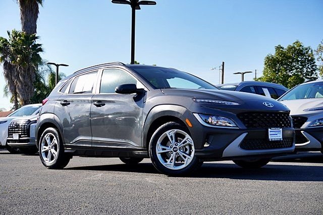 Used 2023 Gray Hyundai SEL image 1