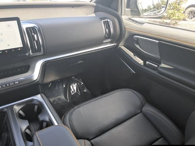 New 2027 Agate Black Metallic Ford Tremor® image 18