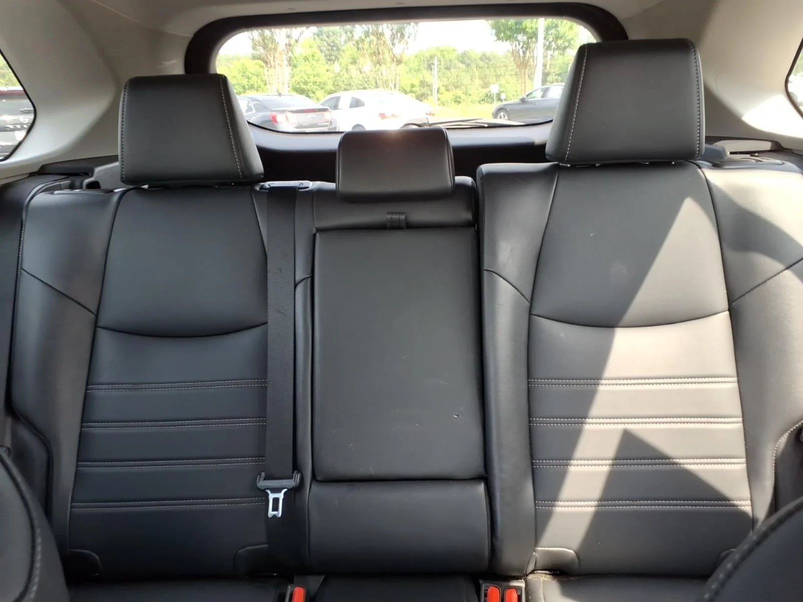 Used 2023 Silver Sky Metallic Toyota XLE Premium image 22