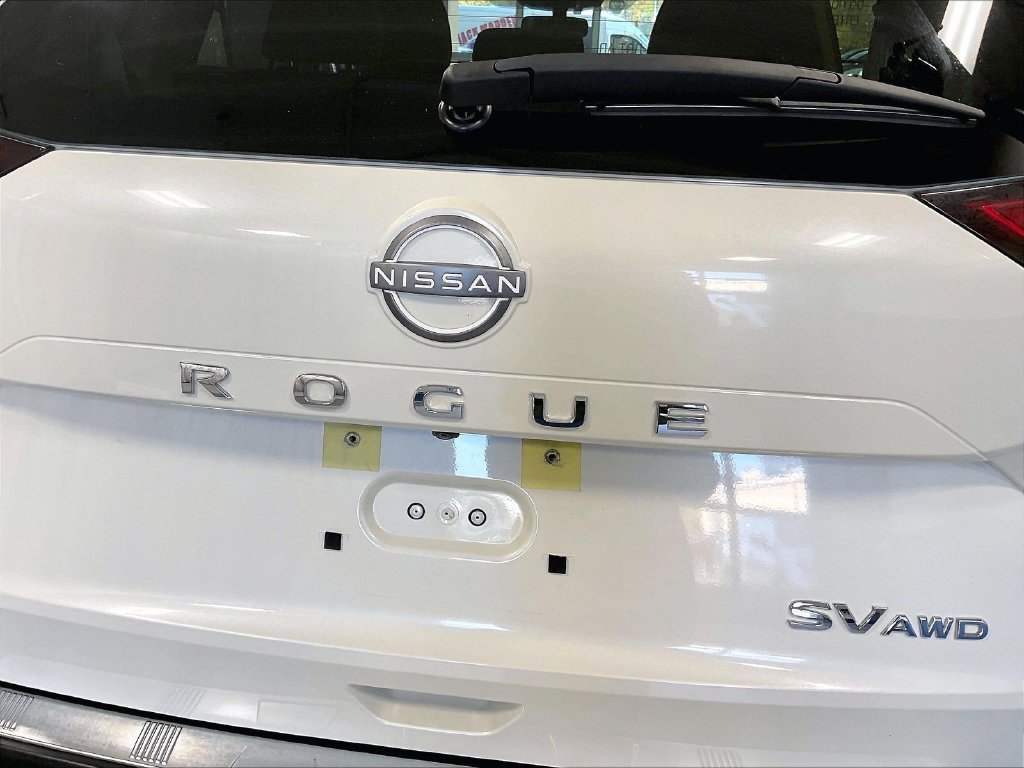 Used 2023 White Nissan SV image 27