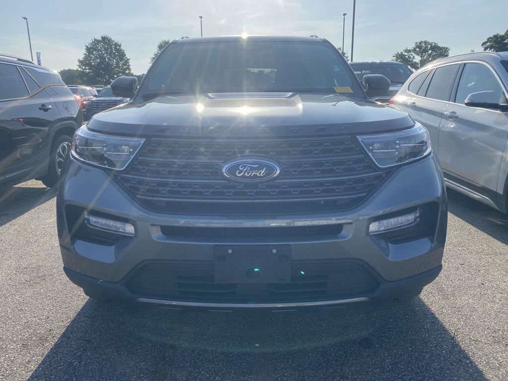 Used 2024 Gray Metallic Ford XLT image 2