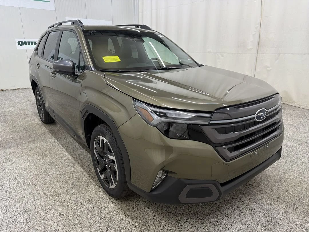 New 2026 AUTUMN GREEN METALLIC Subaru Limited image 1