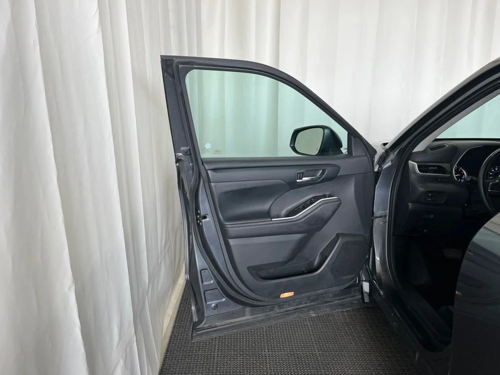Used 2020 Gray Toyota XLE image 19
