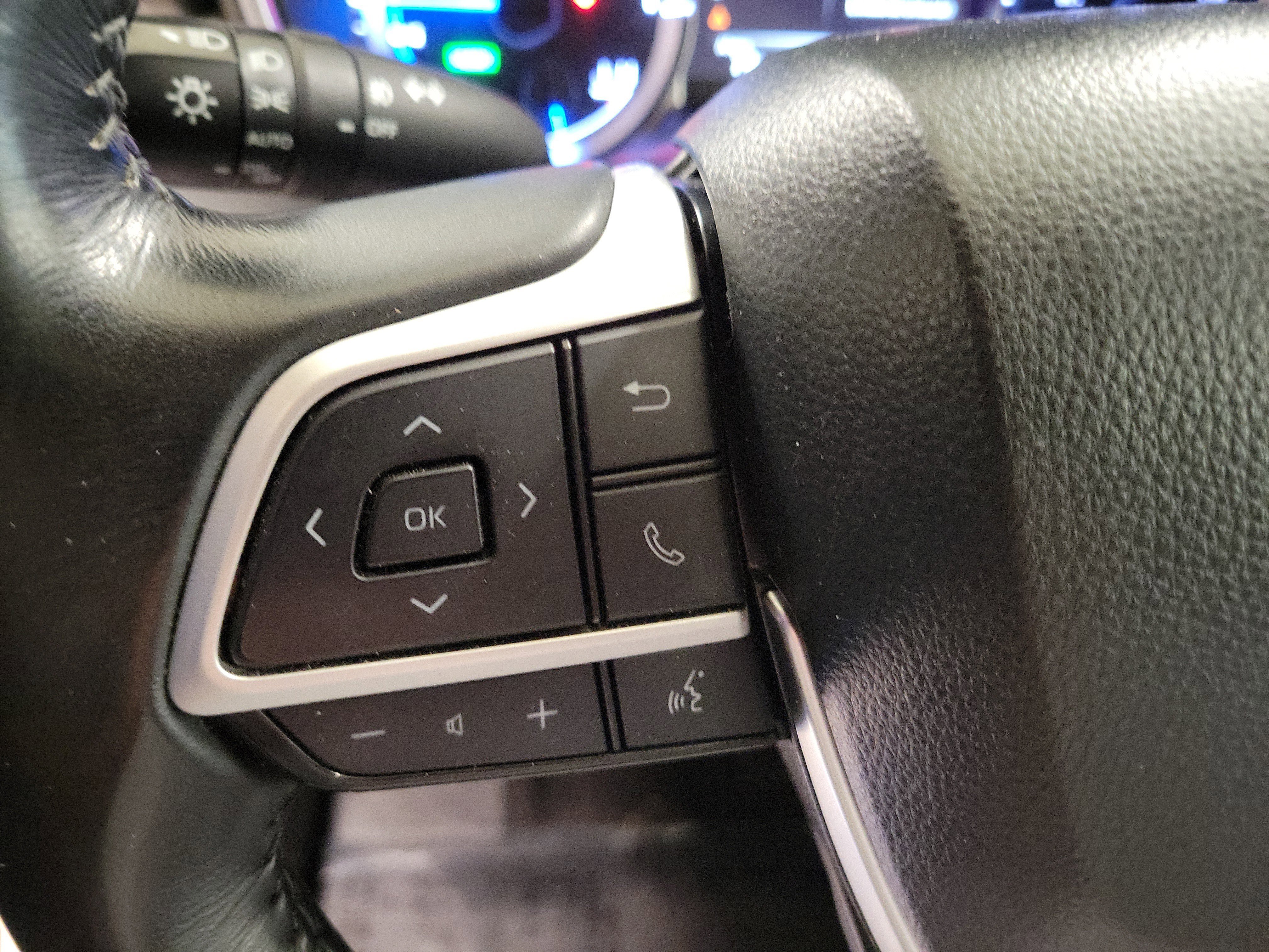 Used 2023 Pearl Toyota Hybrid Bronze Edition image 31