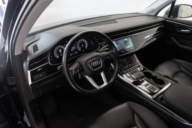 Used 2023  Audi 55 Premium Plus image 3
