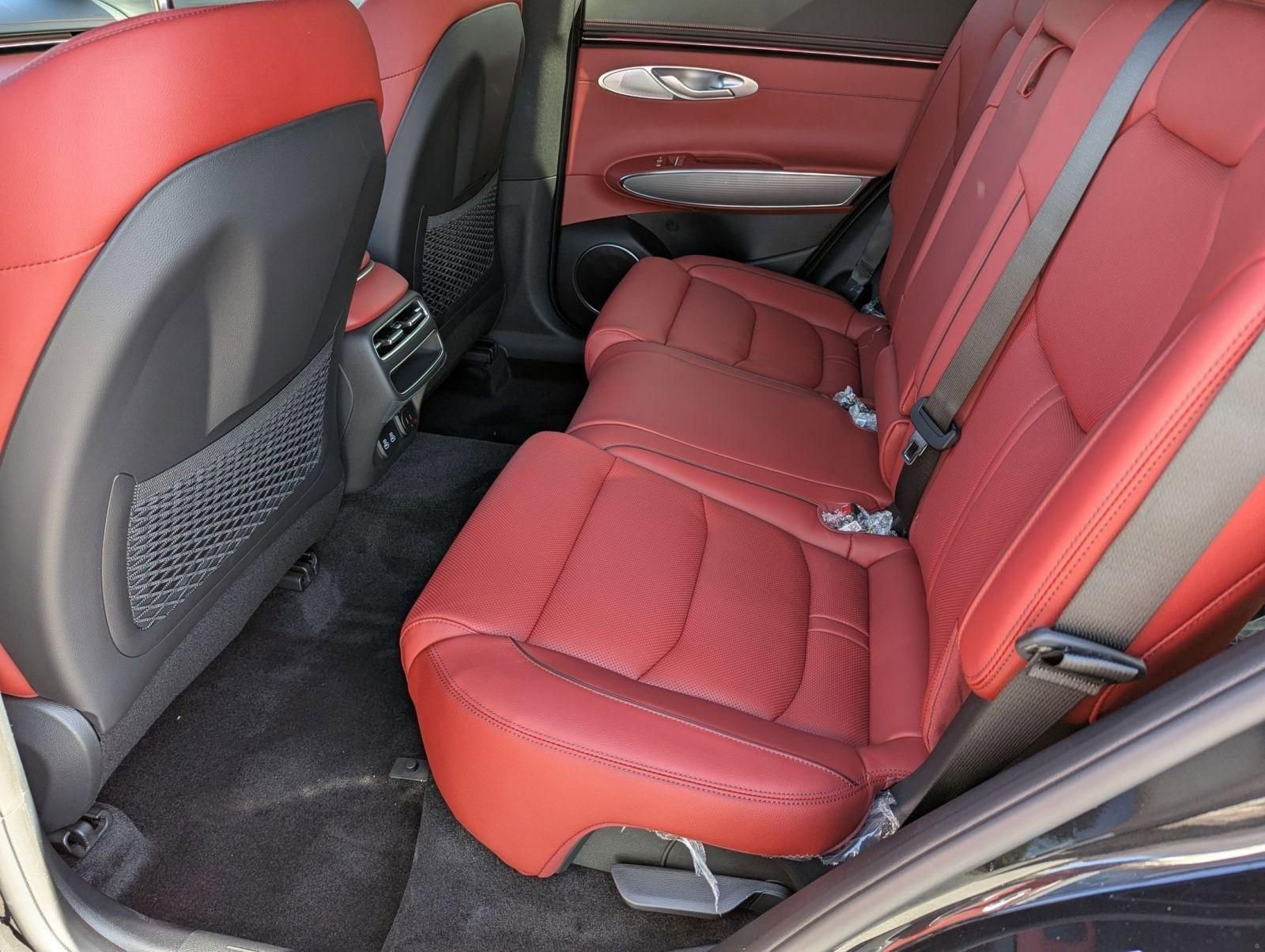 2026 GENESIS GV70 Sport Advanced - Photo 12