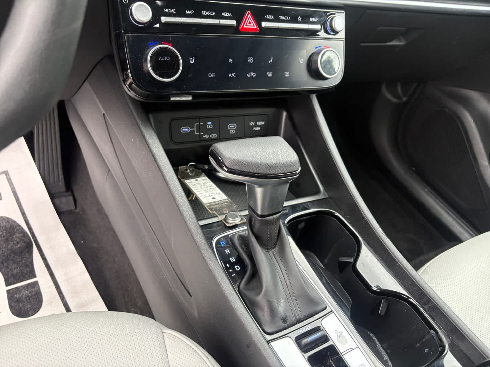 Used 2025 Hampton Gray Hyundai SEL image 12
