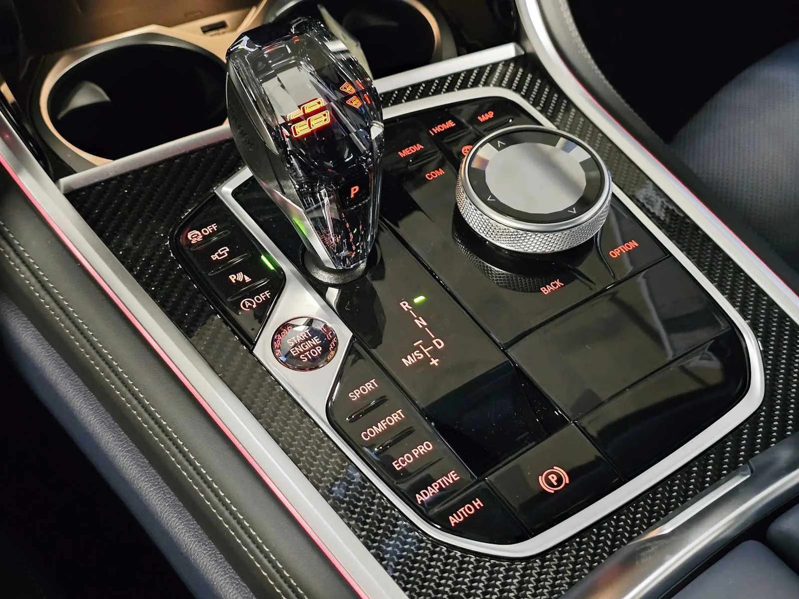 2026 BMW 8 Series M850i - Photo 19