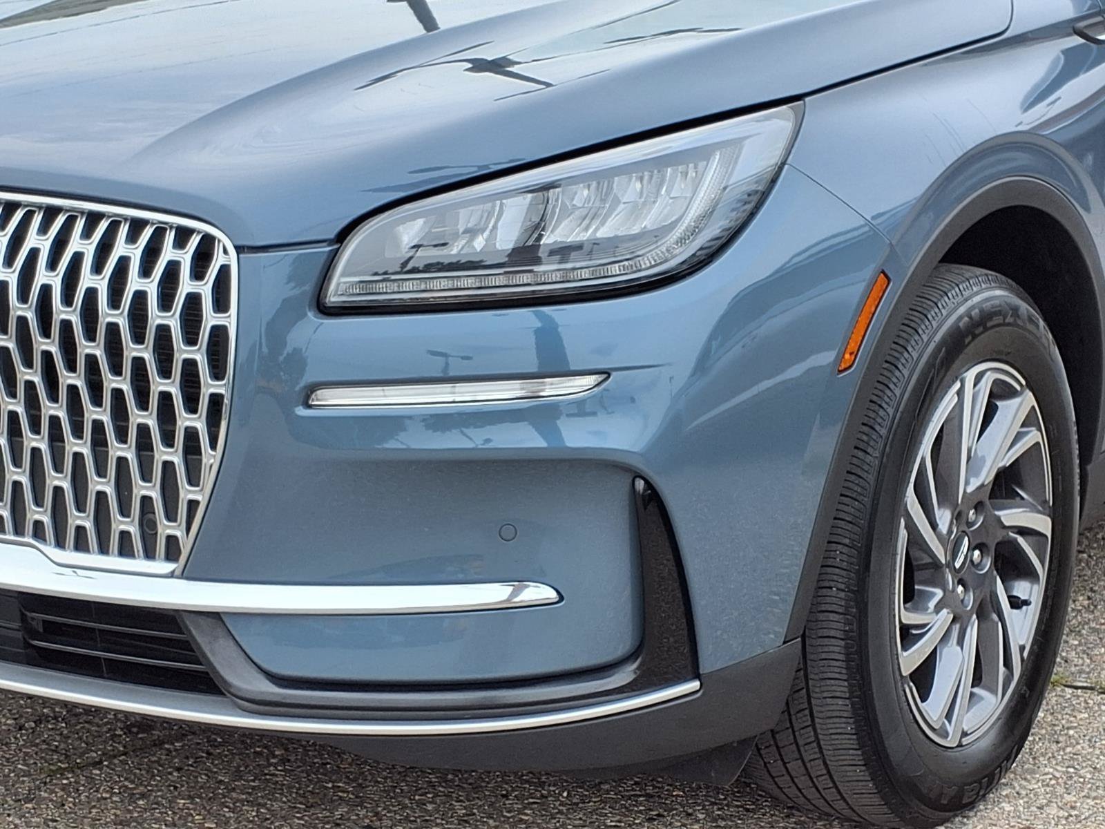 Used 2024 Whisper Blue Metallic Clearcoat Lincoln Premiere image 28