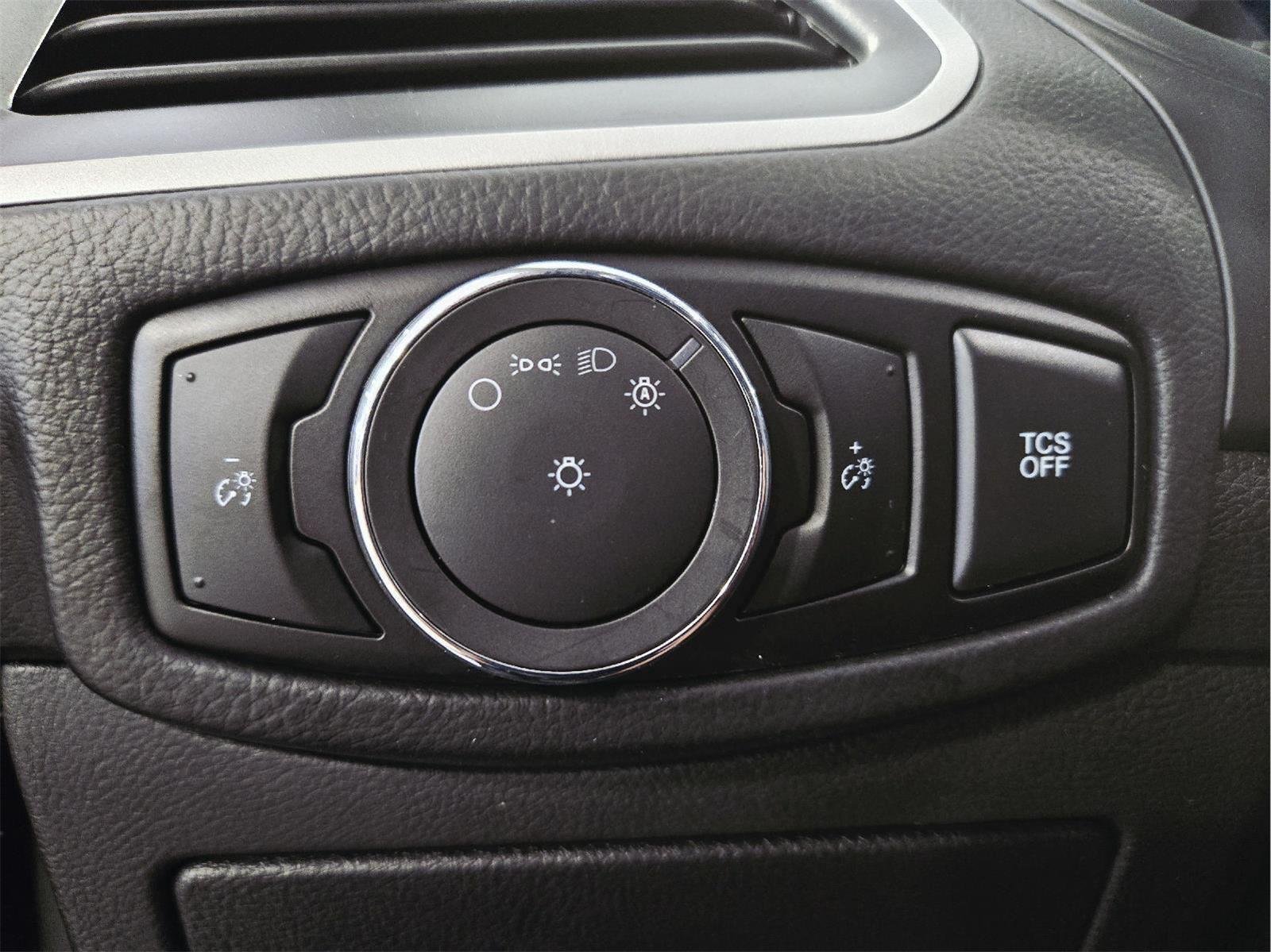 Used 2024 Agate Black Ford SE image 6