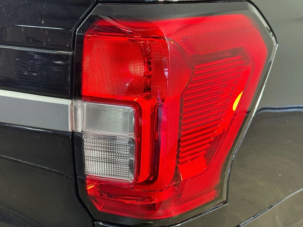 Used 2022 Black Ford XLT image 33