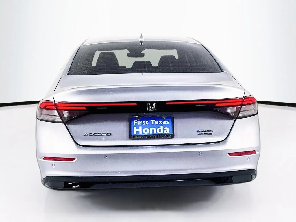 New 2026 Solar Silver Metallic Honda Touring image 6