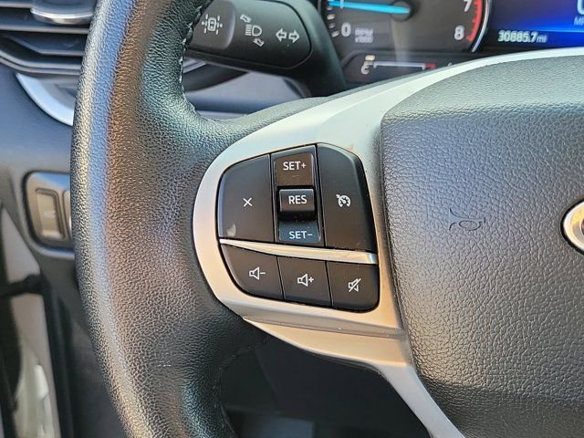 Used 2023 White Metallic Ford XLT image 25
