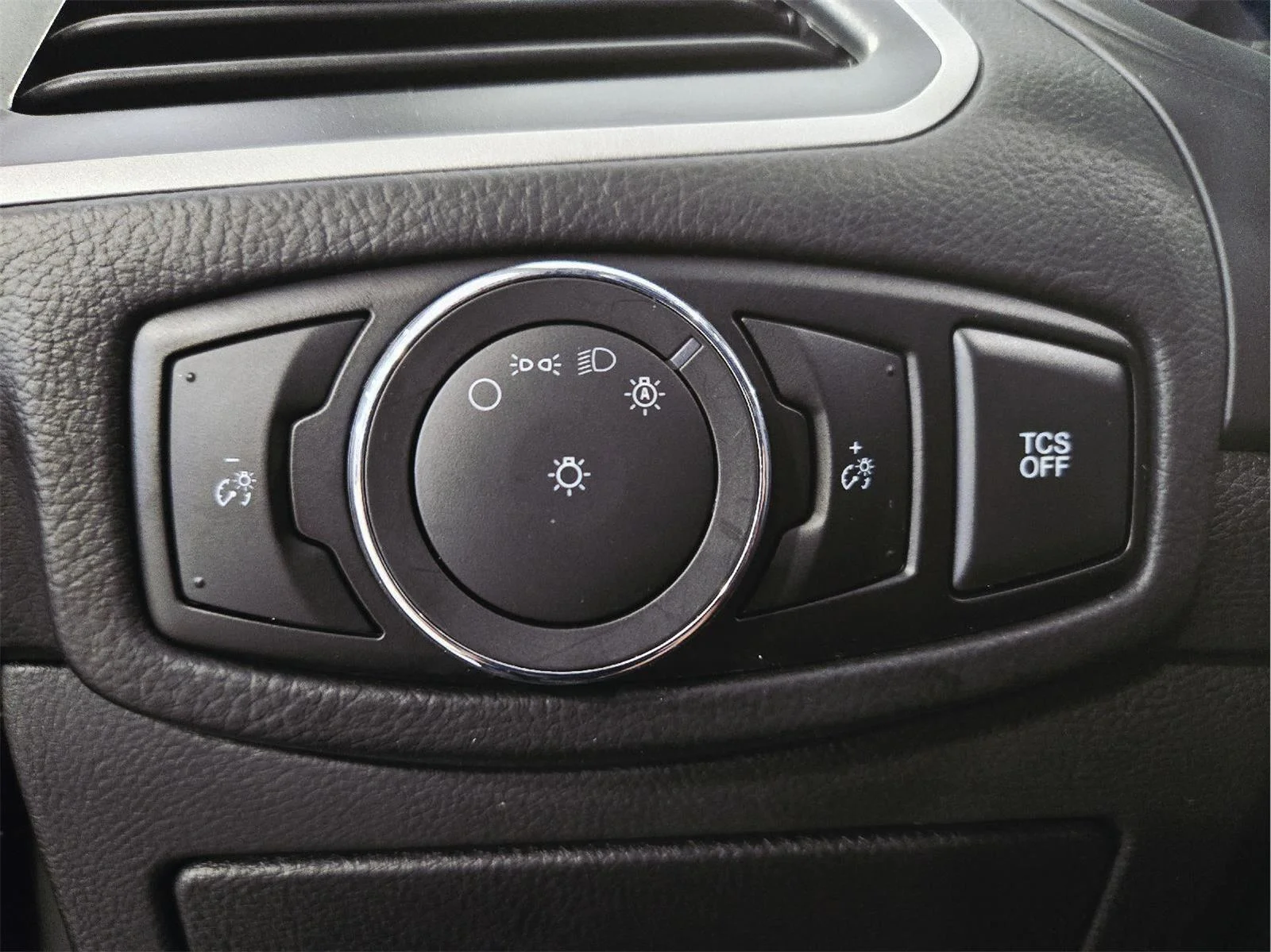 Used 2024 Agate Black Ford SE image 6