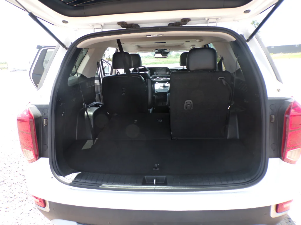 Used 2020 Hyper White Hyundai SEL image 14