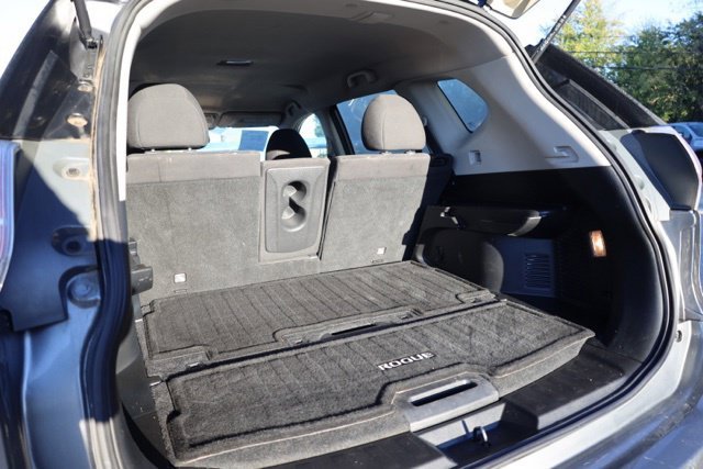 Used 2016 Gun Metallic Nissan S image 33