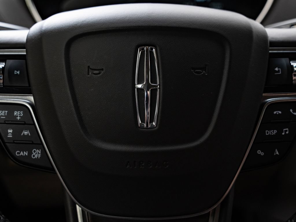 Used 2020 Pristine White Lincoln Reserve image 32