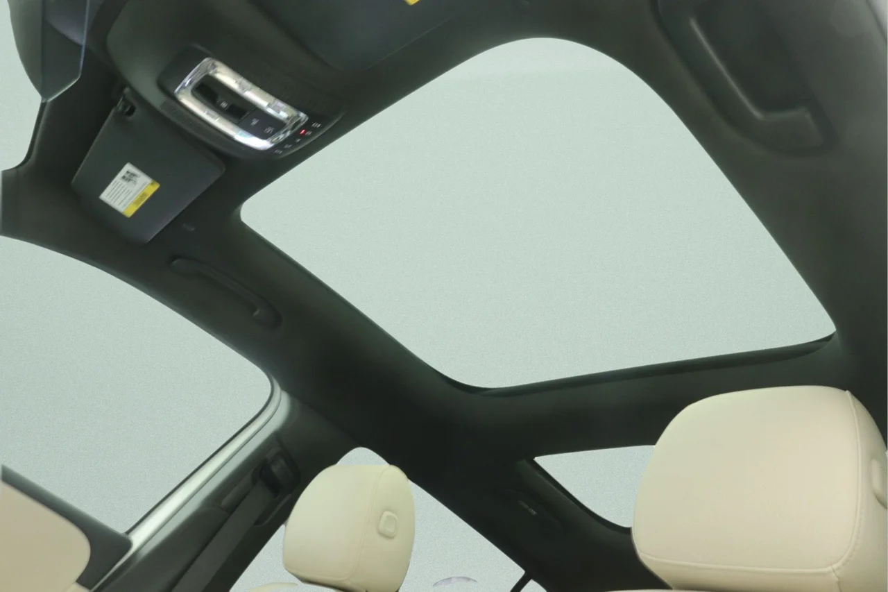 New 2026 Polar White Mercedes-Benz GLB 250 image 9