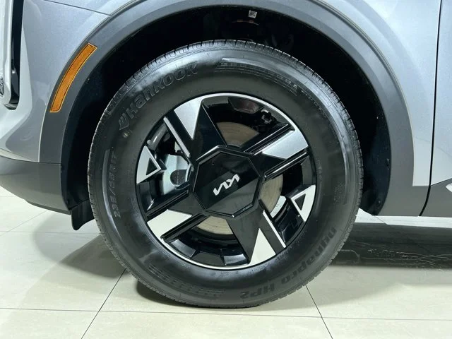 New 2026 STEEL GREY Kia LX image 10