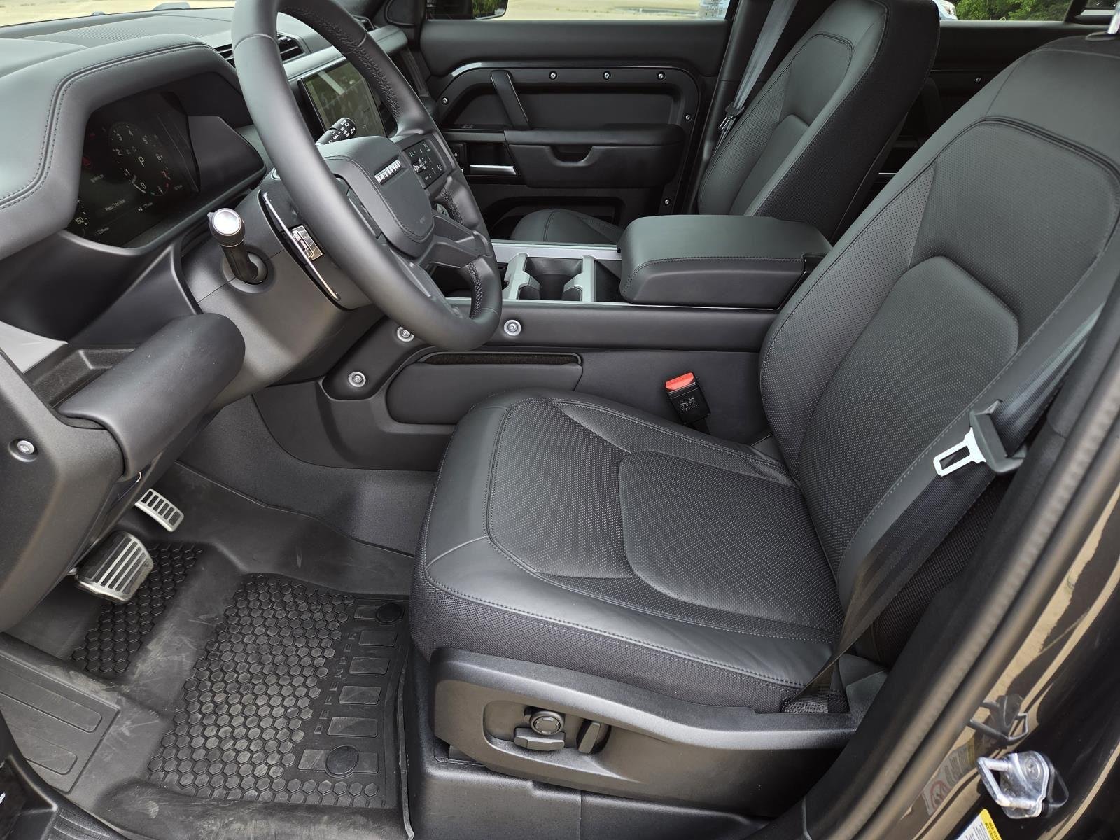 Used 2025 Carpathian Grey Premium Metallic Land Rover V8 image 39