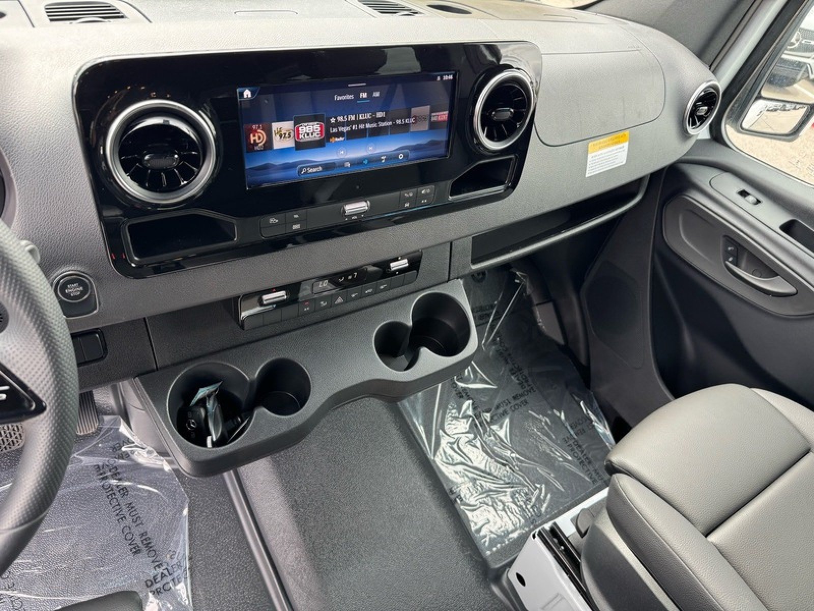 New 2026 Arctic+White Mercedes-Benz DCVS2S image 14