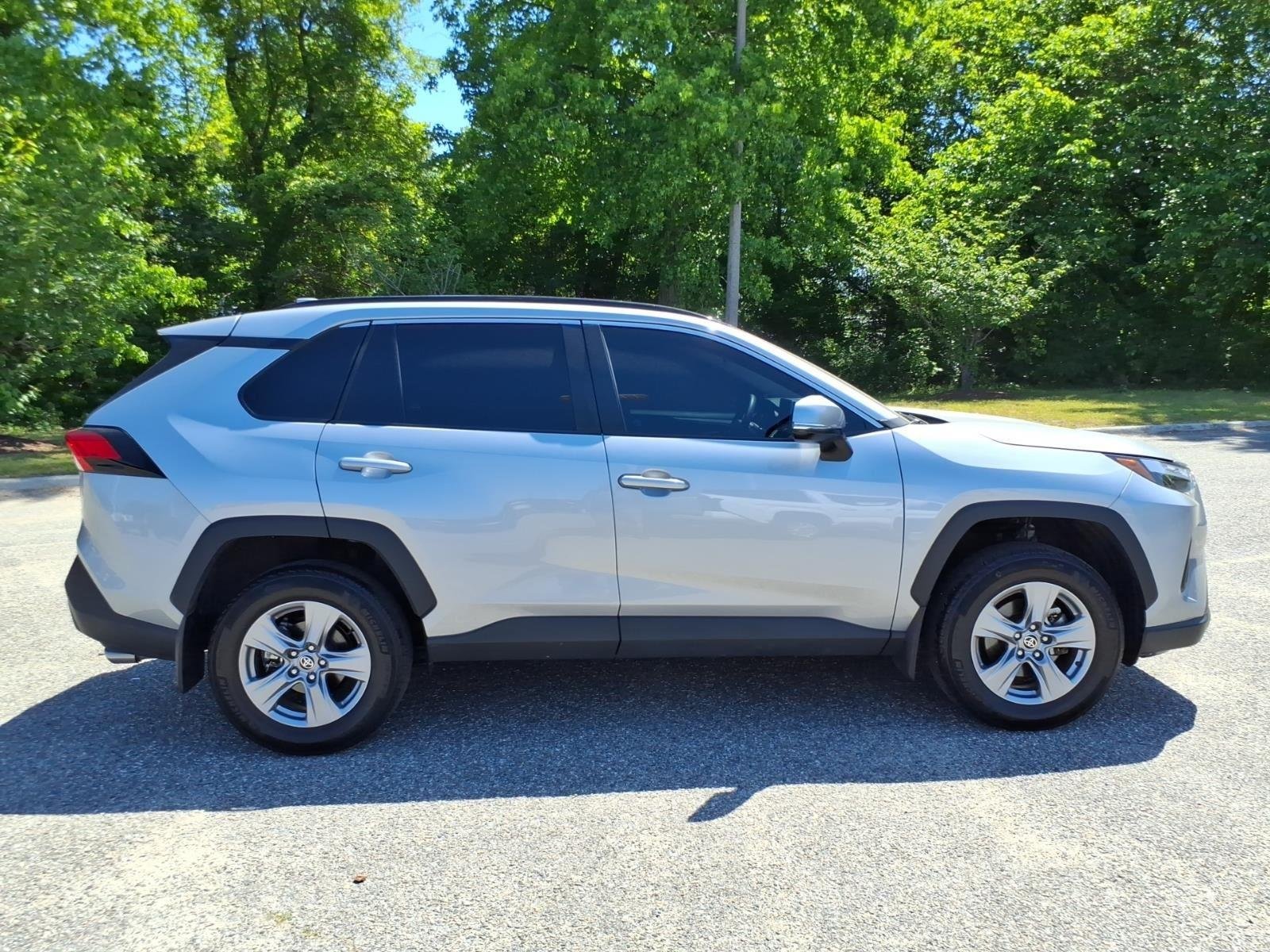 Used 2025 Silver Sky Metallic Toyota XLE image 6