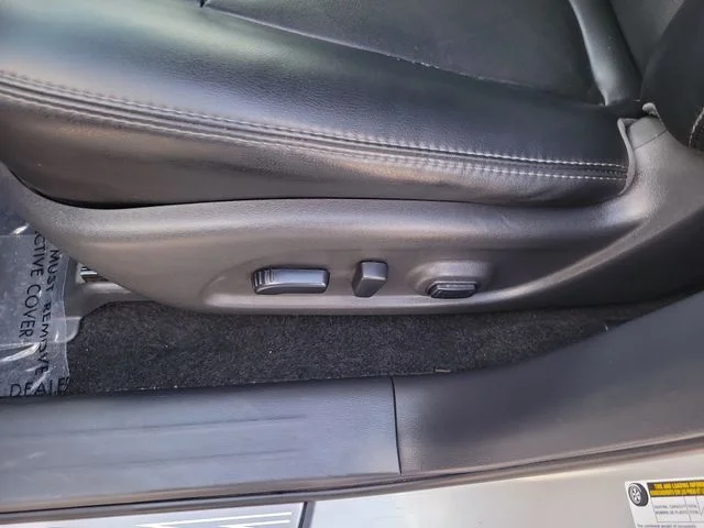 Used 2016 Silver Nissan SL image 20
