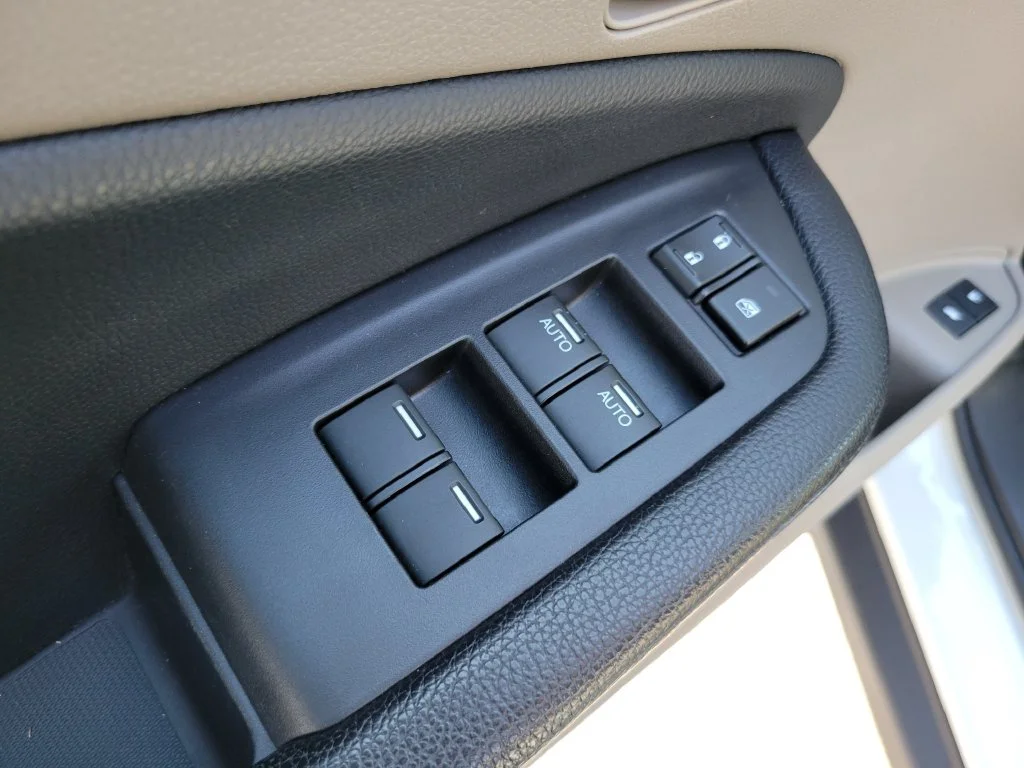 Used 2020 White Honda EX-L image 22