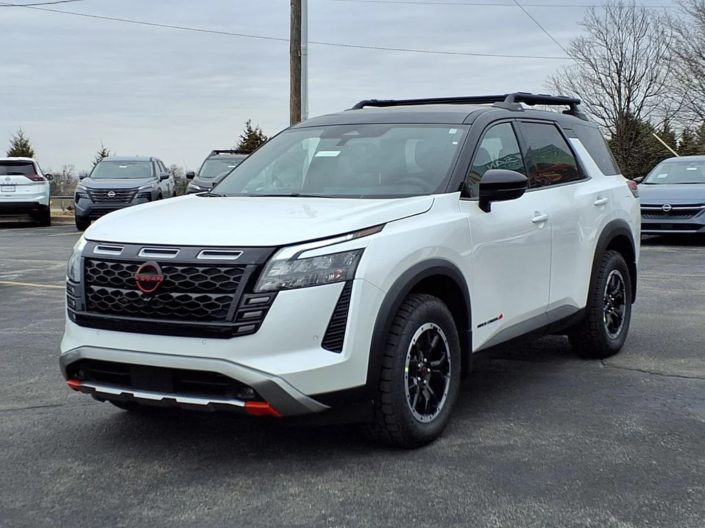 New 2026 Everest White Pearl TriCoat / Super Black Two-tone Nissan Rock Creek® image 2