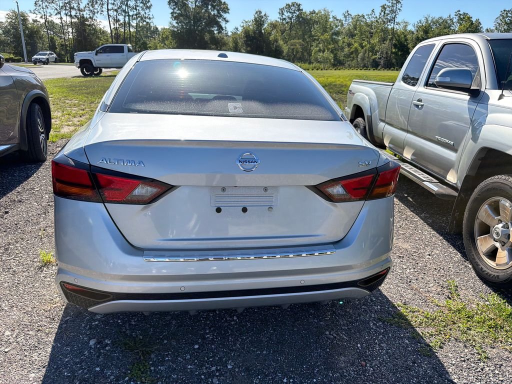 Used 2022 Brilliant Silver Metallic Nissan 2.5 SV image 6