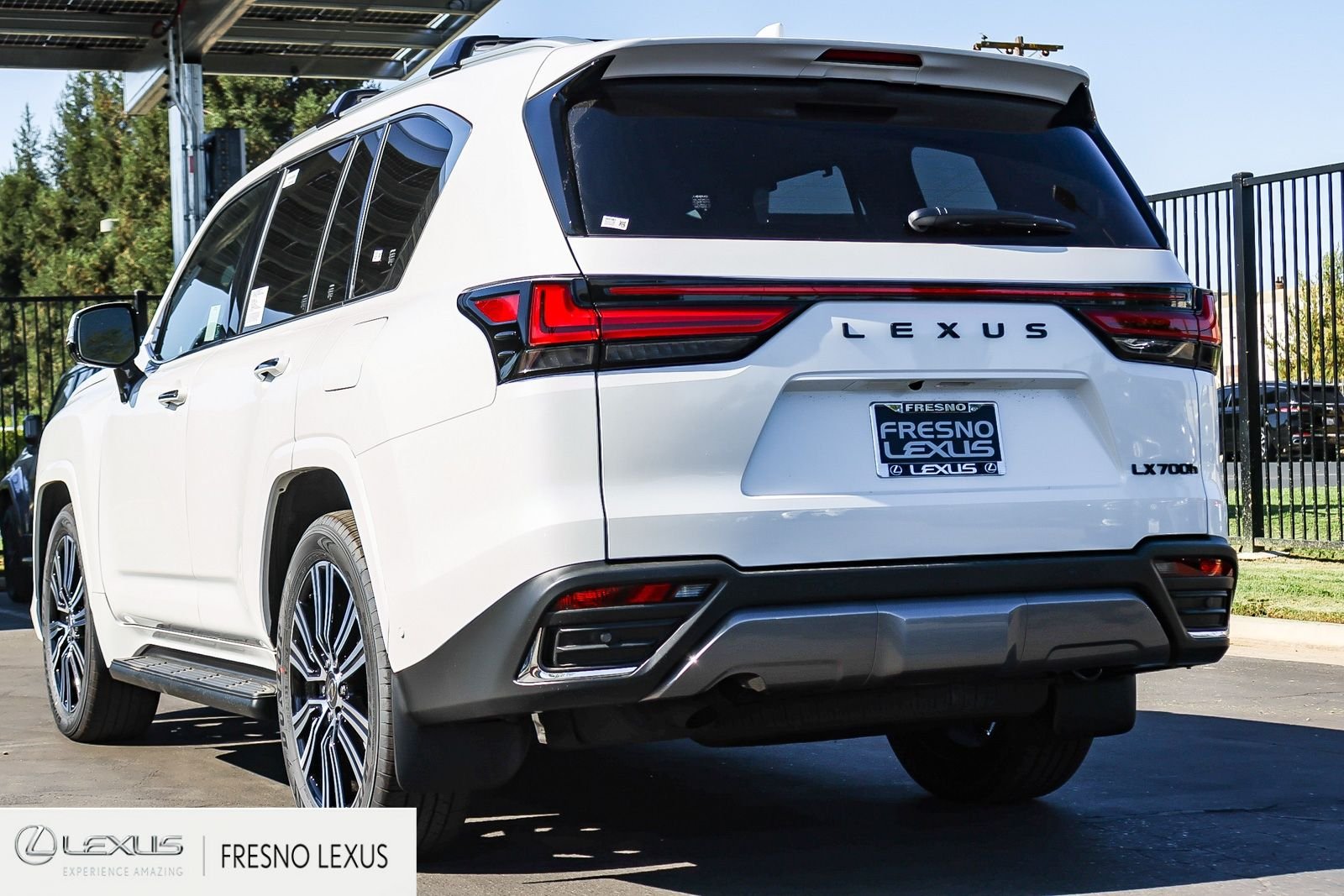 New 2026 Eminent White Pearl Lexus LX 700h LUXURY image 4